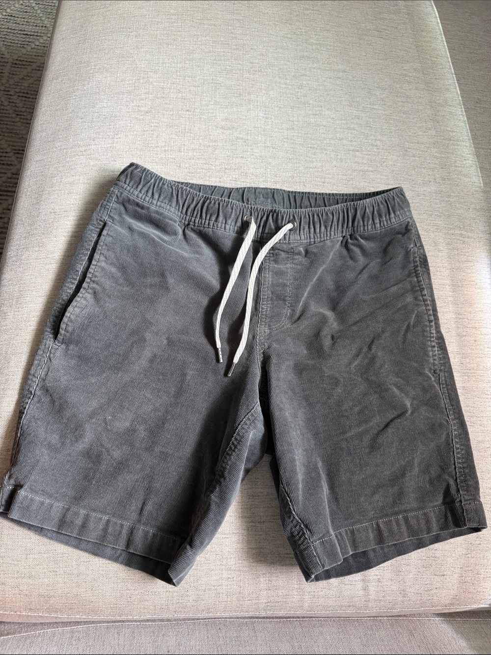 Vuori Men's stretchy Corduroy Shorts - Charcoal Gray